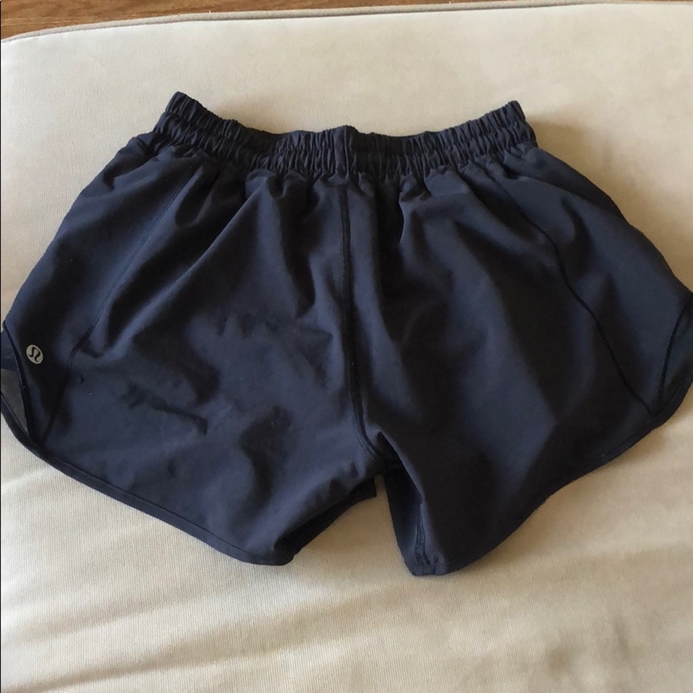Lulu lemon hotty hot shorts 4” inseam